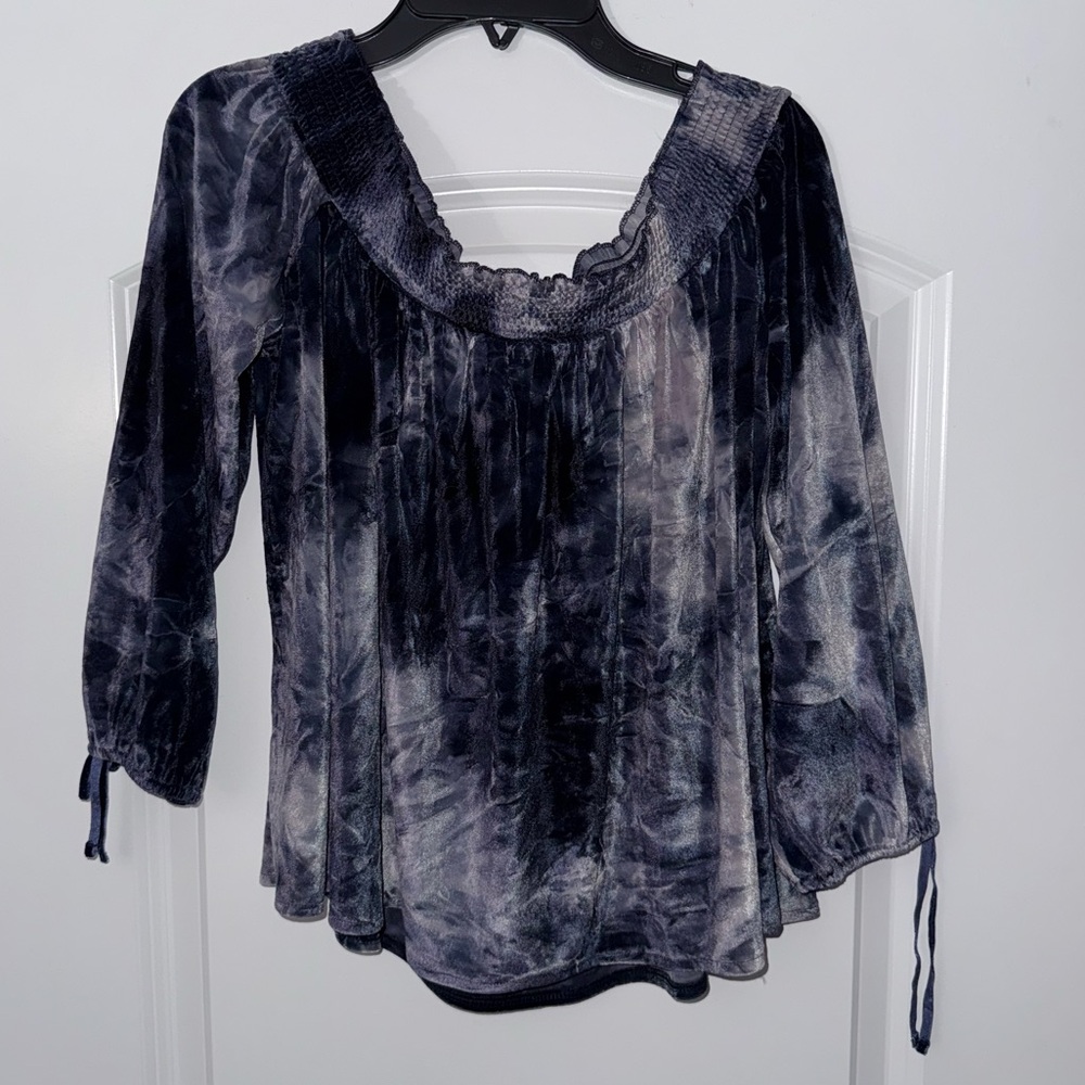 American Eagle crushed velvet blue tie dye peasant shirt off the shoulder EUC